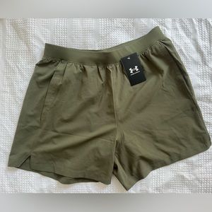 NWT UNDER ARMOUR Tac Academy 5 Short - Marine Green LARGE